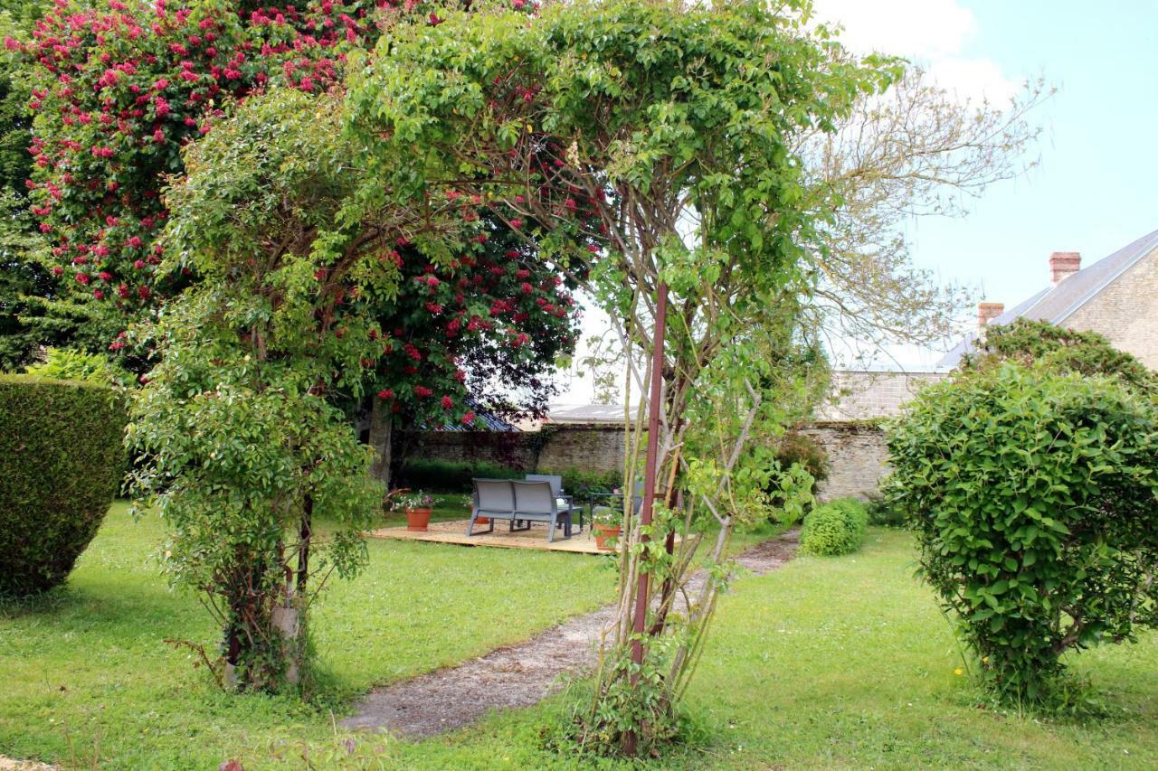 Safraniere De La Venelle Du Moulin Bed & Breakfast Jort Ngoại thất bức ảnh
